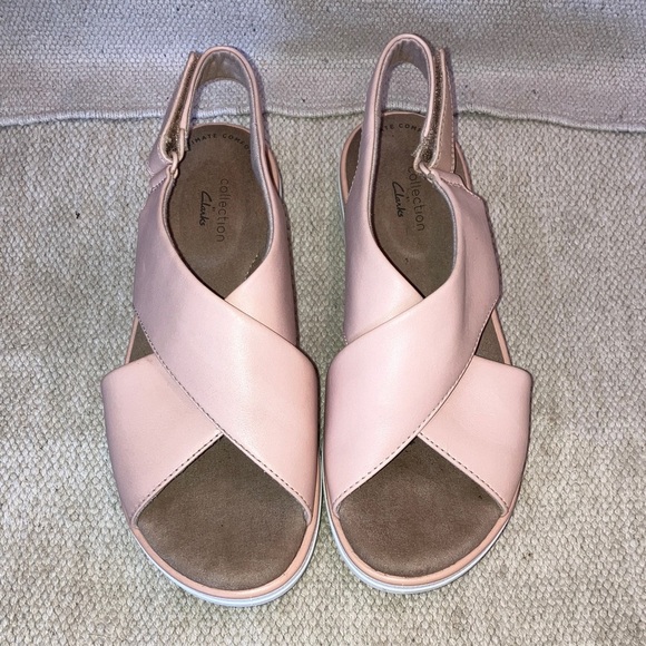 Clarks Women's size 6 1/2 dusty rose Blush Sandals with Velcro at ankle - Picture 12 of 16